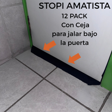 Cargar imagen en el visor de la galería, Stopi Amatista | vista superior del amatista colocado ya en la puerta señalando donde debe de ir  colocado